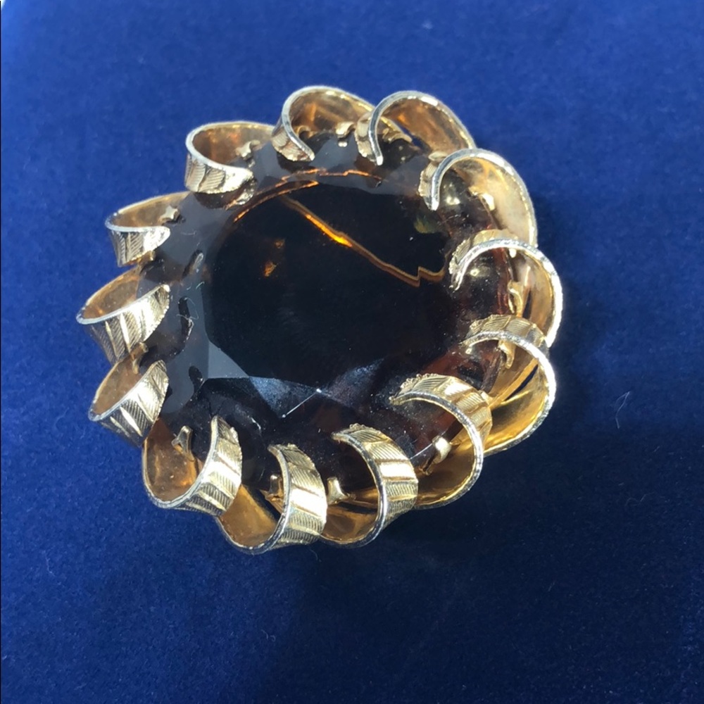 Brooch
